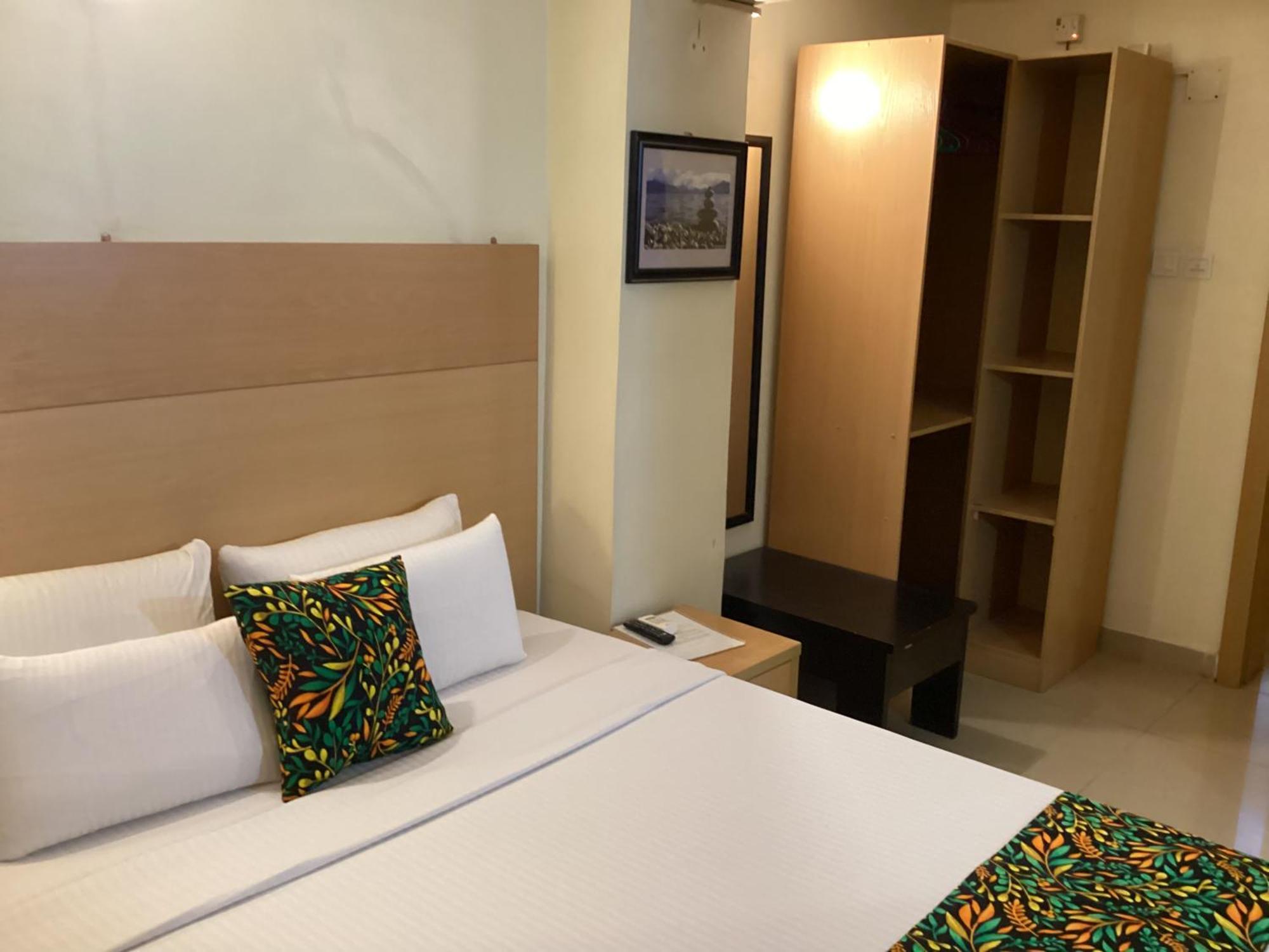 Adis Hotels Ибадан Экстерьер фото