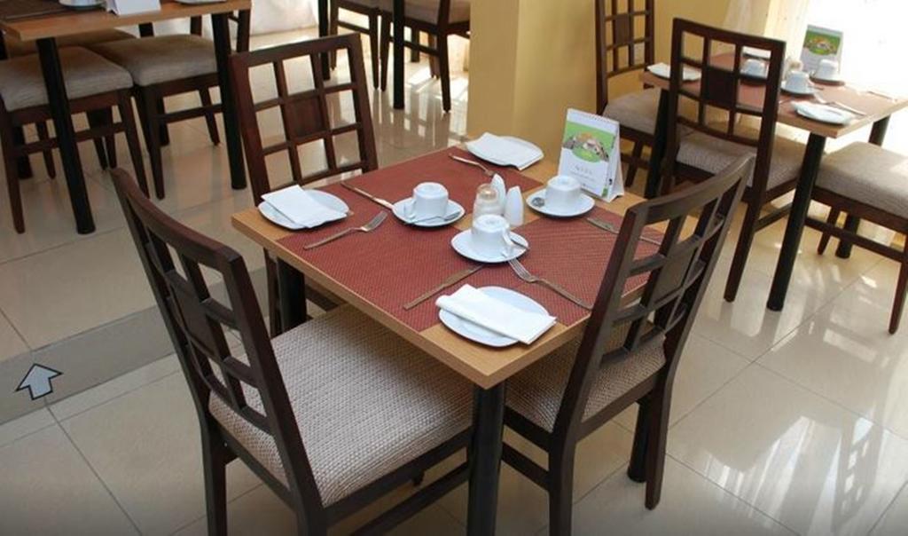 Adis Hotels Ибадан Экстерьер фото