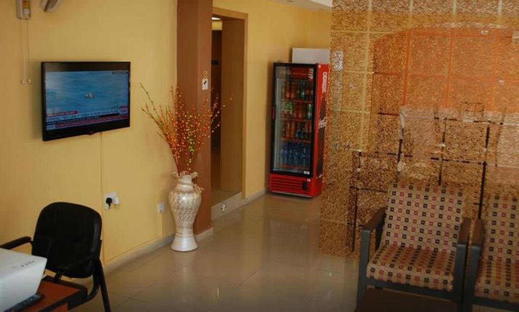 Adis Hotels Ибадан Экстерьер фото